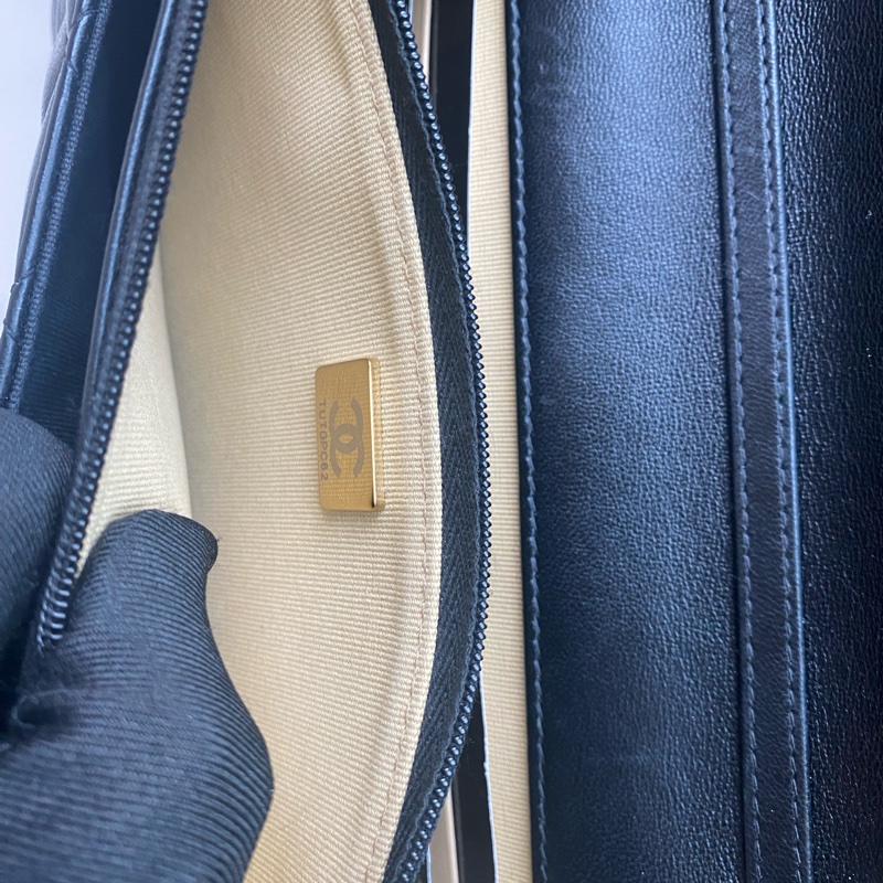 Chanel 黑金24a珐琅調節扣woc-6
