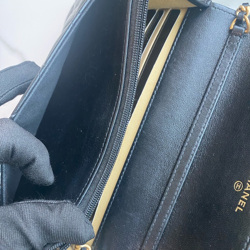 Chanel 黑金24a珐琅調節扣woc-9