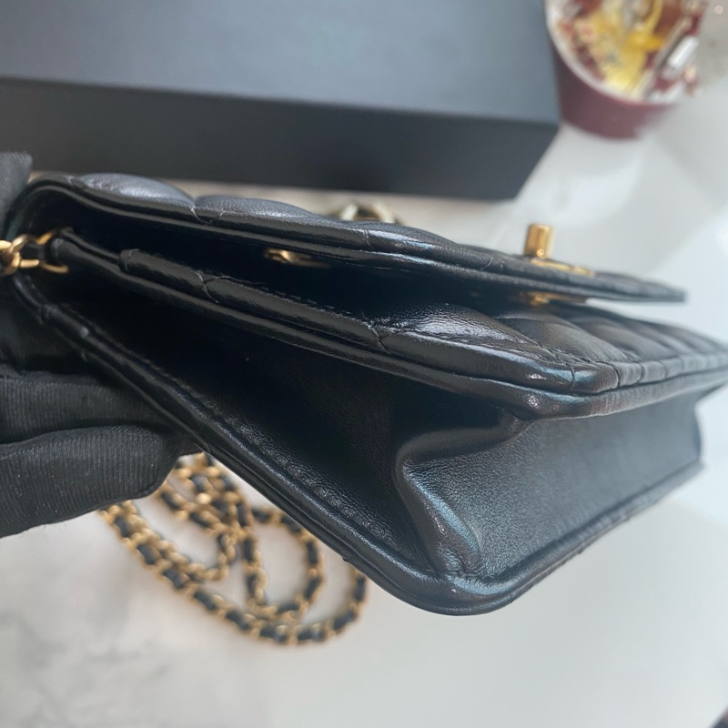 Chanel 黑金24a珐琅調節扣woc-11