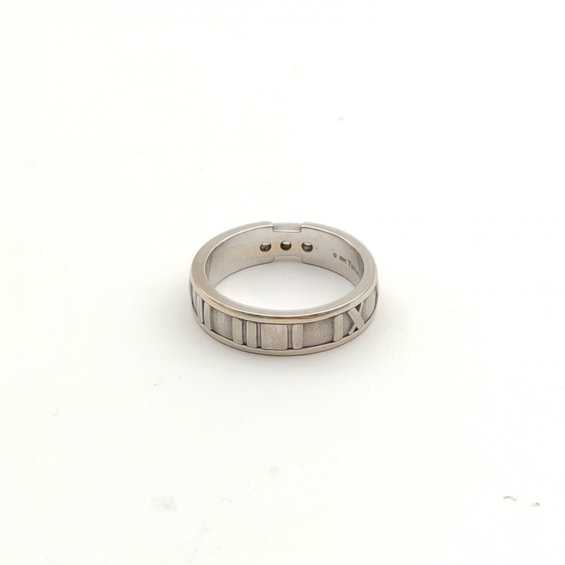 TIFFANY&CO 18K白金鑽石白金羅馬字母三鑽戒指53-4