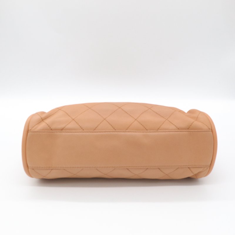Chanel香奈兒 菱格紋 肩背包 銀色 Ultimate Soft Hobo 羊皮-4