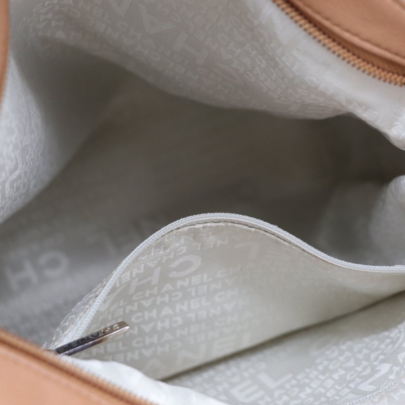 Chanel香奈兒 菱格紋 肩背包 銀色 Ultimate Soft Hobo 羊皮-16
