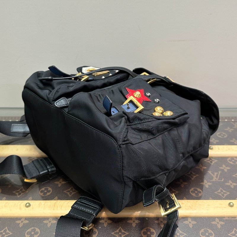 PRADA 限量款機器人後背包24*28*12 98新配件塵袋-2