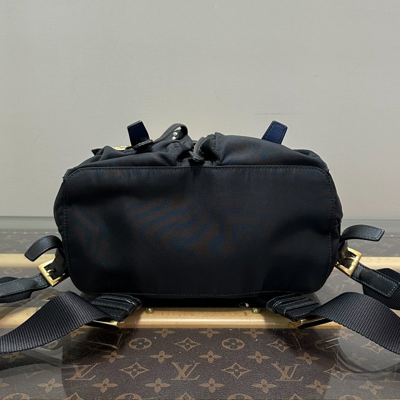 PRADA 限量款機器人後背包24*28*12 98新配件塵袋-5