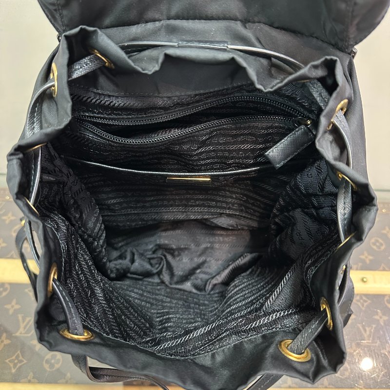 PRADA 限量款機器人後背包24*28*12 98新配件塵袋-6