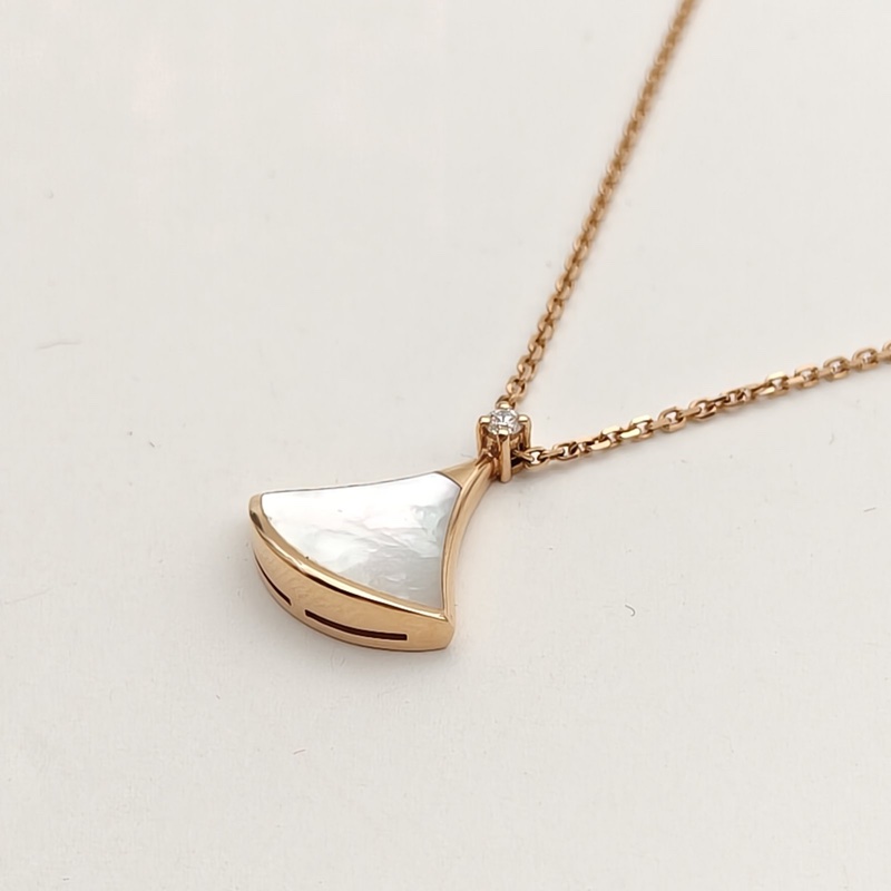 BVLGARI DIVASDREAM白母貝小扇子項鏈18K玫瑰金/鑽石/白貝母-1