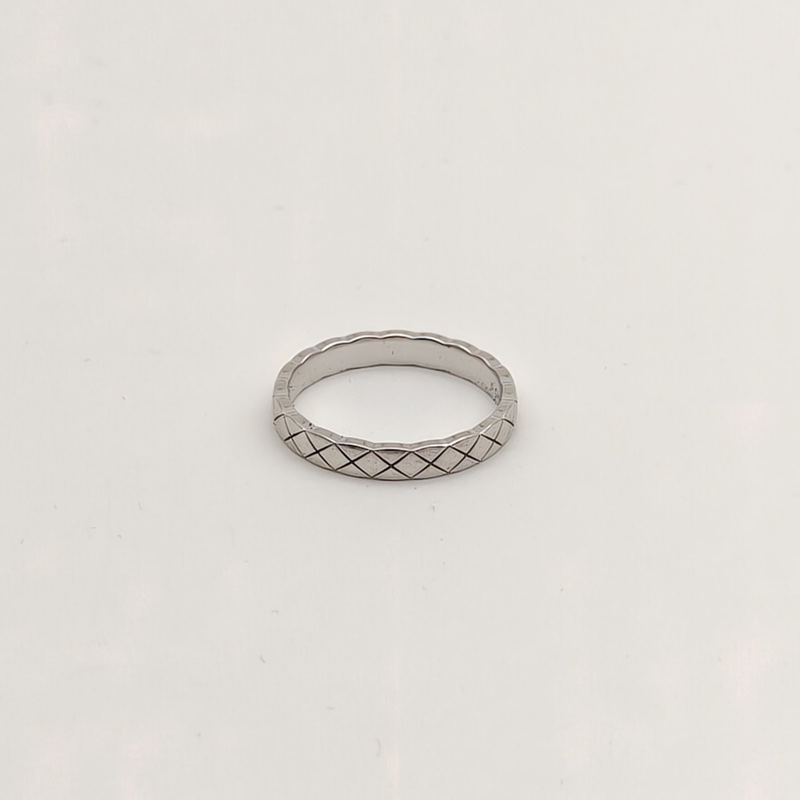 CHANEL CocoCrush窄版菱格戒指18K白金58-4