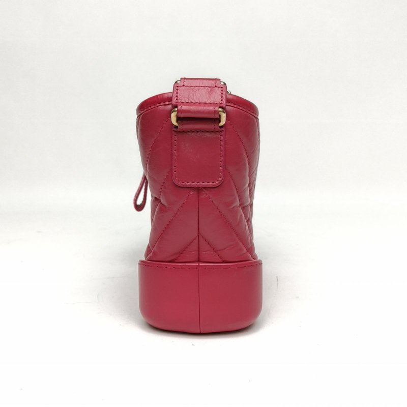 CHANEL GABRIELLE流浪小號玫瑰粉牛皮26開金銀扣V紋肩背包-1