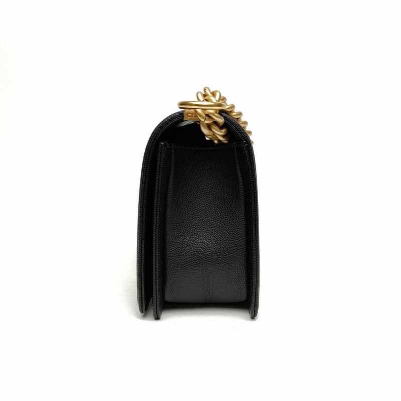 CHANEL Leboy中號黑色荔枝牛皮晶片開金扣菱格紋肩背包-1