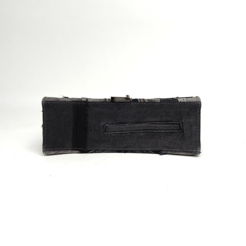 BALENCIAGA 黑色牛仔布銀扣Hourglass沙漏M碼肩背包-4