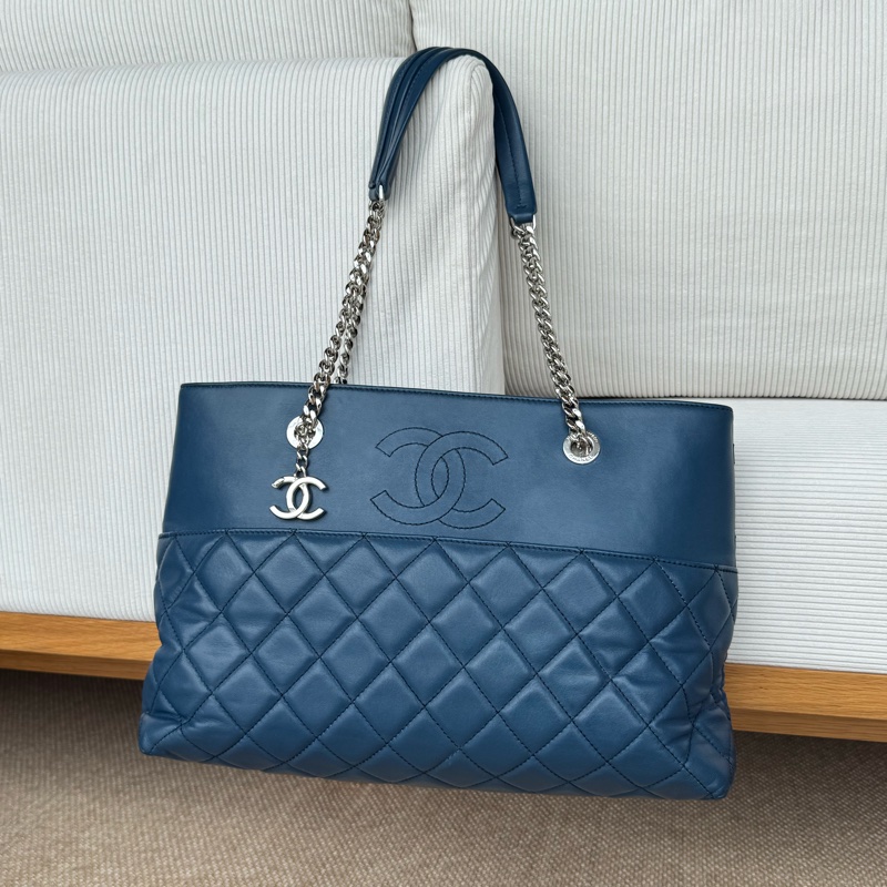 Chanel 23開 菱格羊皮肩背托特-0