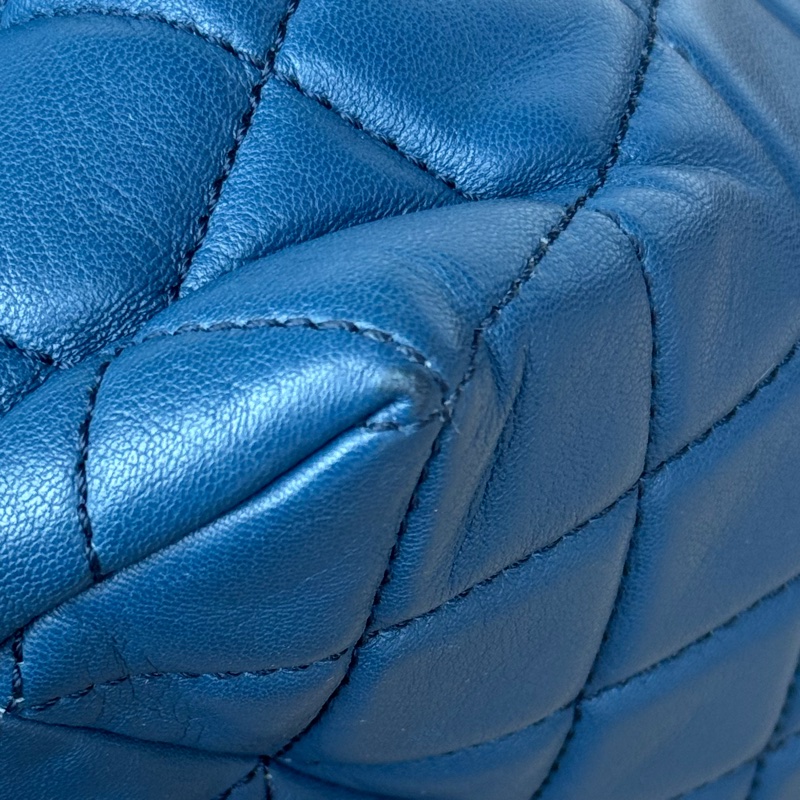 Chanel 23開 菱格羊皮肩背托特-9