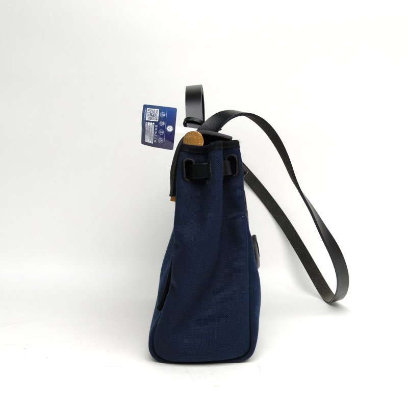 HERMES Herbag31黑色拼海軍藍帆布/牛皮Y刻金扣肩背包-3