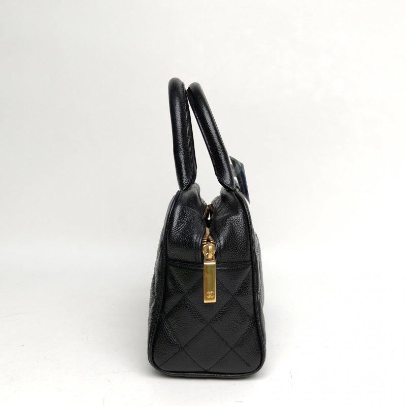 CHANEL 中古保齡球手提包黑色荔枝牛皮8開金扣肩背包-1