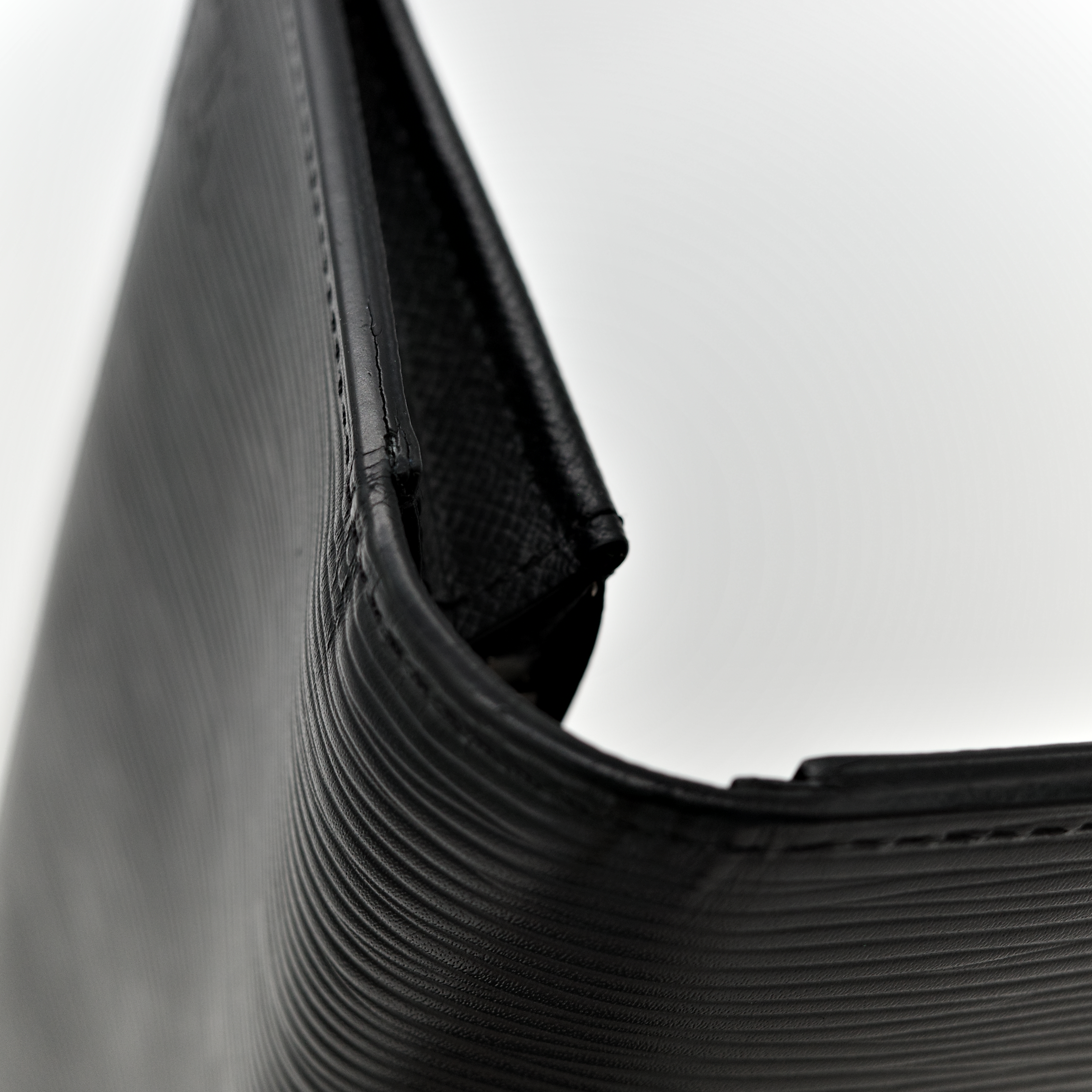 LOUIS VUITTON 路易威登 黑色長夾 水波紋牛皮 多卡位-4