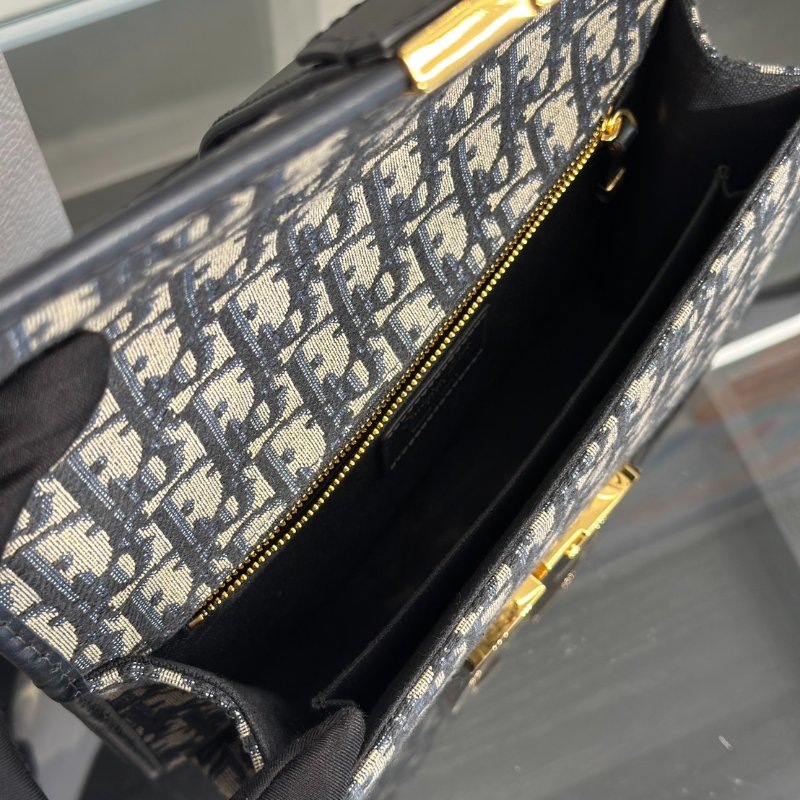DIOR 30 Montaigne斜背包-7