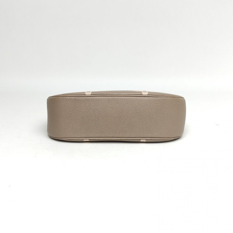 LOUIS VUITTON Bagatelle腋下包灰色牛皮晶片大Logo印花肩背包-4