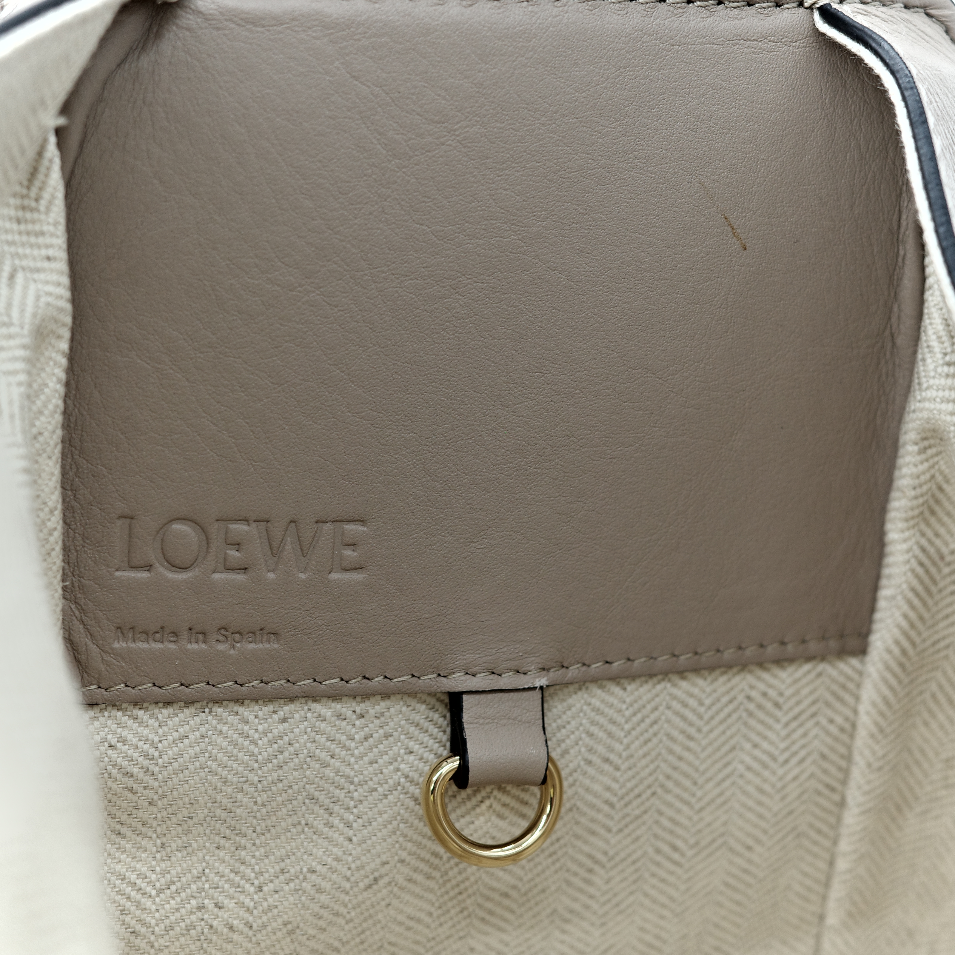 LOEWE 羅意威 Hammock 沙色 吊床包 斜背包-14