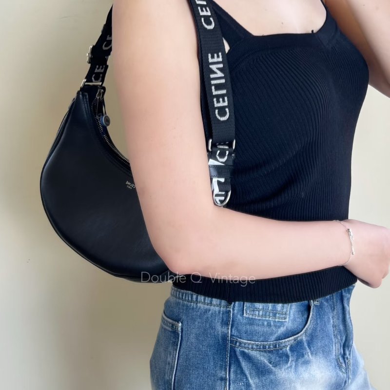 CELINE 字母背帶牛皮AVA腋下包 - 黑-1