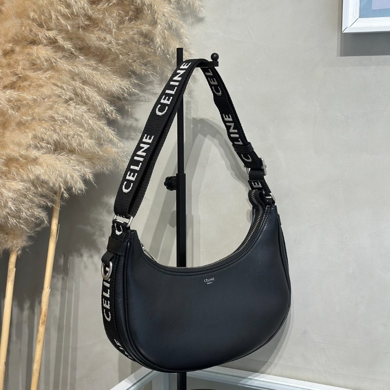 CELINE 字母背帶牛皮AVA腋下包 - 黑-2