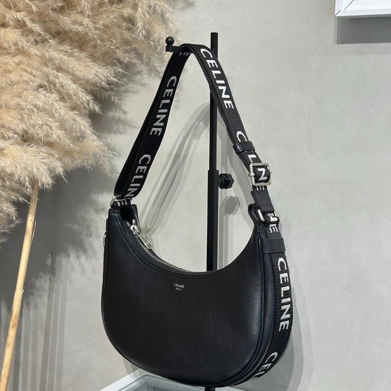 CELINE 字母背帶牛皮AVA腋下包 - 黑-3