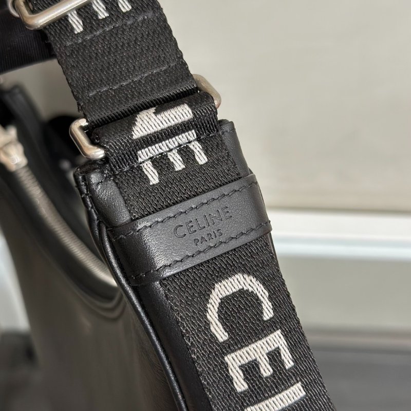 CELINE 字母背帶牛皮AVA腋下包 - 黑-8