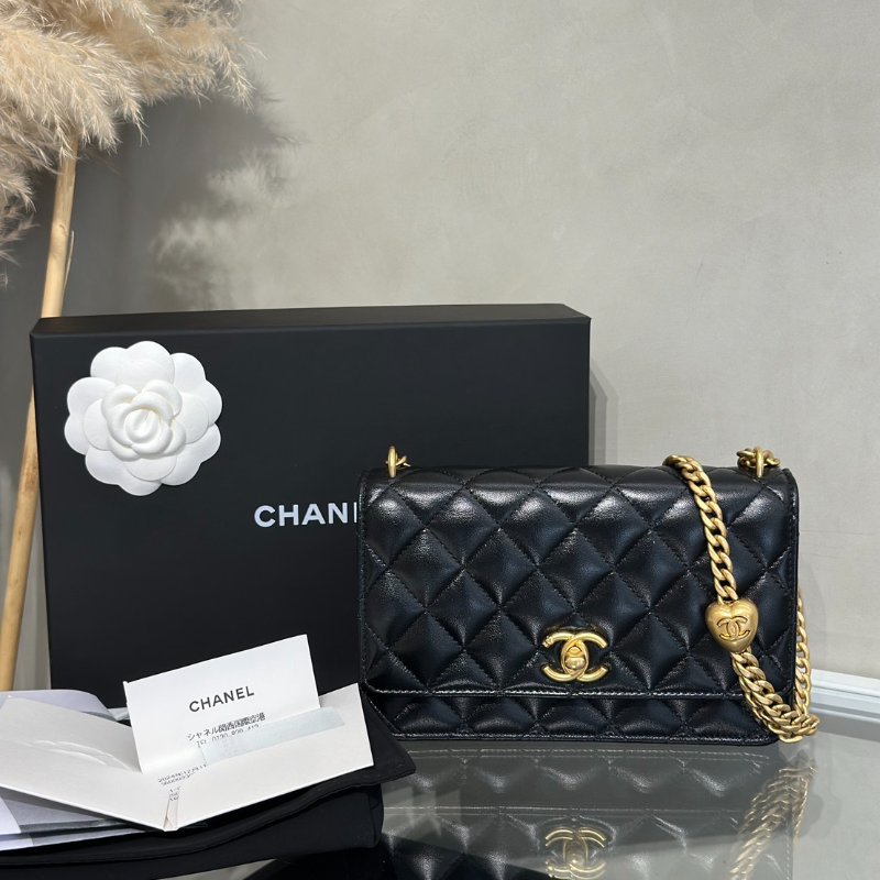 CHANEL 25C愛心調節釦羊皮WOC - 黑金-10
