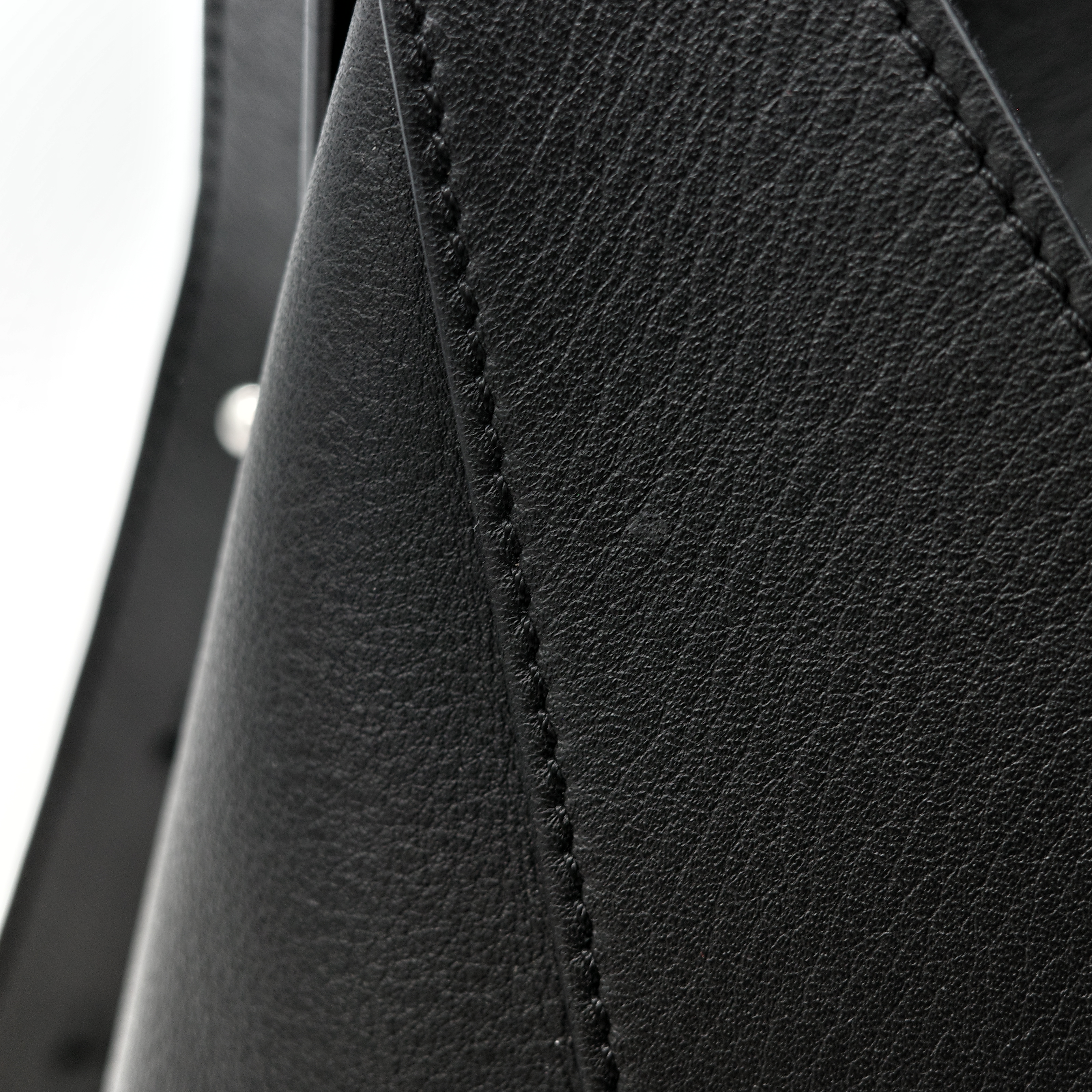 LOEWE 羅意威 Hammock 黑色 吊床包 斜背包-12