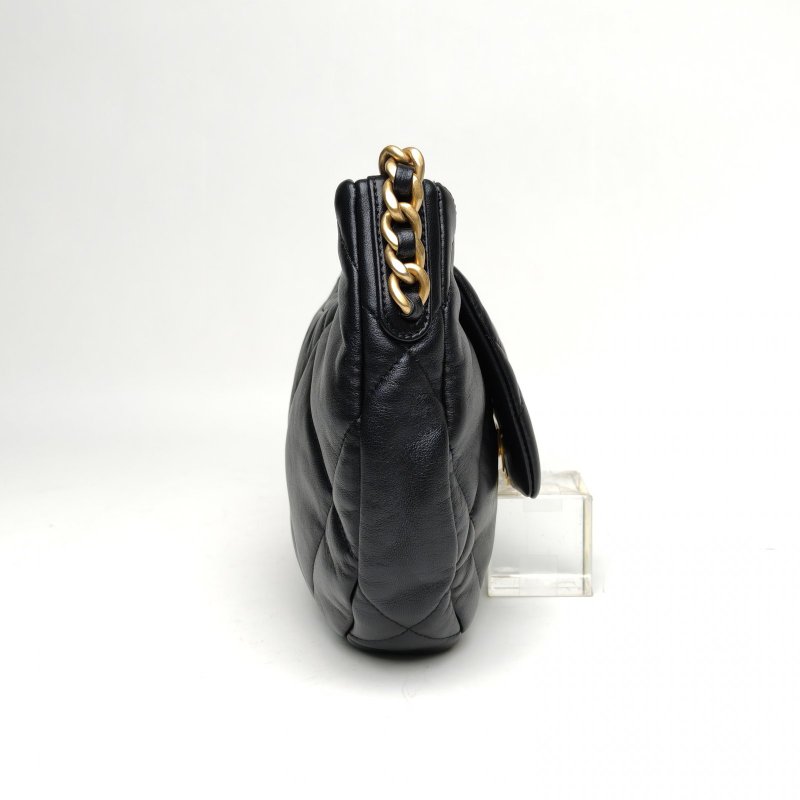 CHANEL 黑色羊皮晶片金銀扣24C19BagHobo半月包腋下包肩背包-1