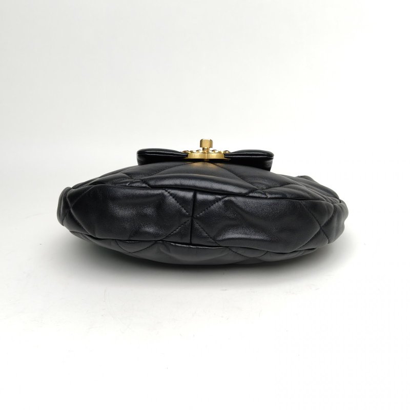 CHANEL 黑色羊皮晶片金銀扣24C19BagHobo半月包腋下包肩背包-4