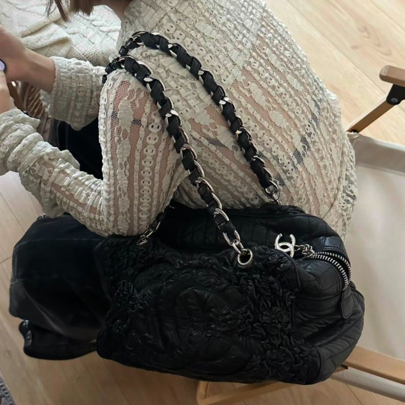 CHANEL 摺皺單肩包 - 黑銀11開-1