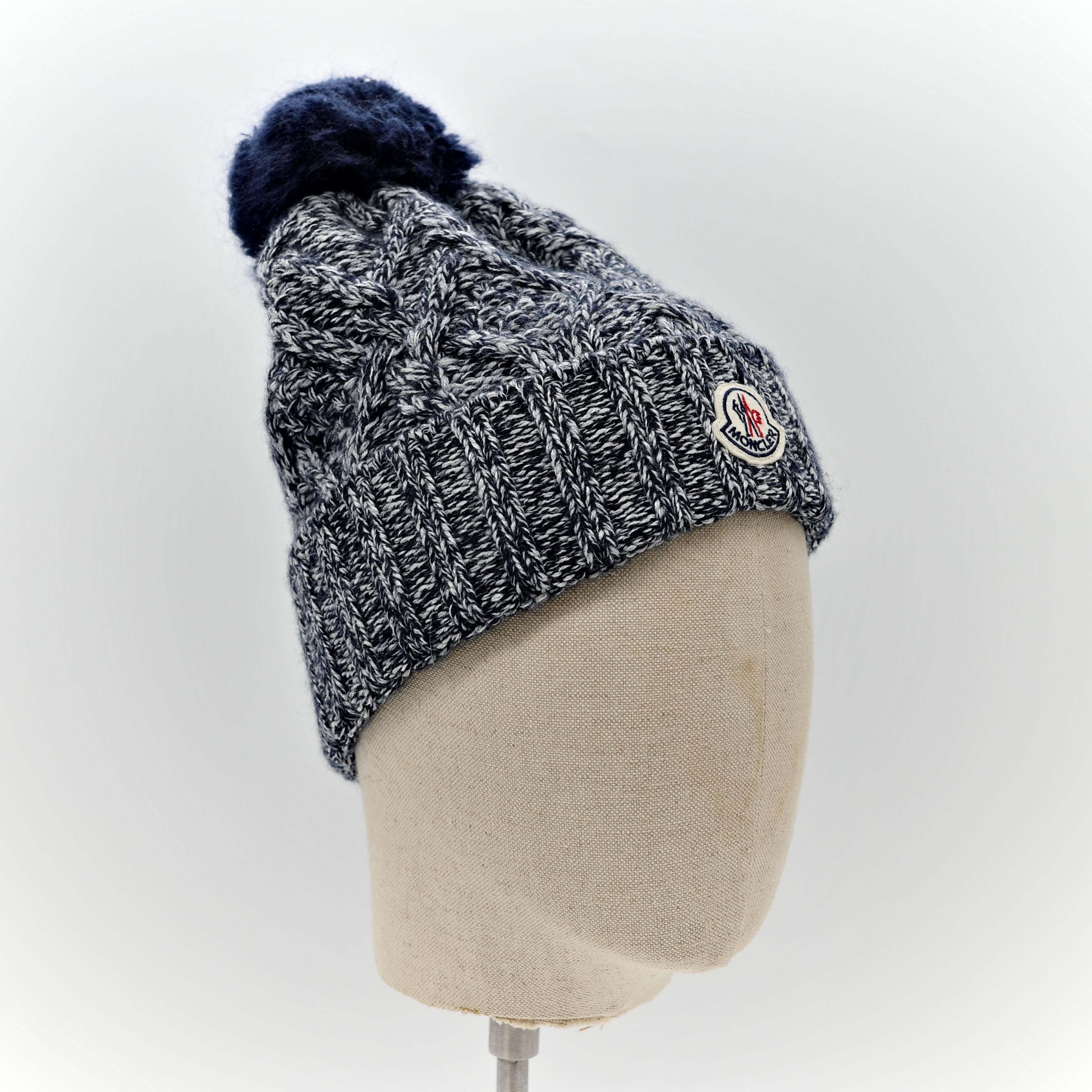 MONCLER 黑白毛帽-5