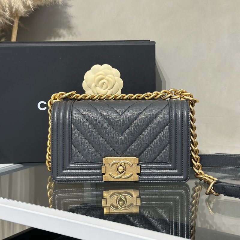 CHANEL Boy20 V紋粒面牛皮口蓋包 - 鐵灰金-0