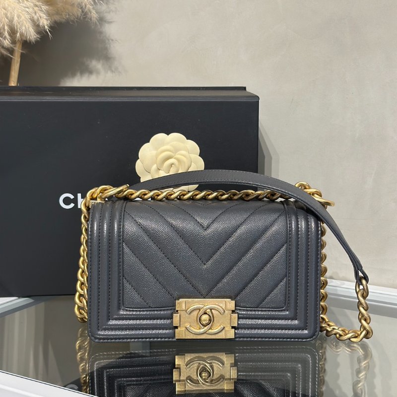 CHANEL Boy20 V紋粒面牛皮口蓋包 - 鐵灰金-6