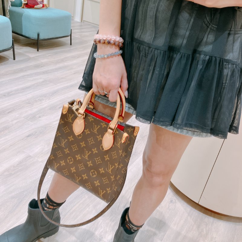 TK2030	路易威登 手提/斜孭包  Louis Vuitton Sac Plat BB Monogam Canvas-1