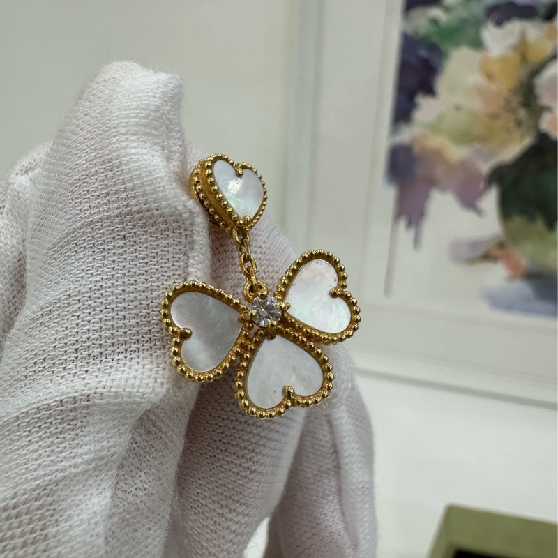 VCA/梵克雅寶 玫瑰金白貝母鑲鑽四葉草耳環 配件有包裝盒 17年-3