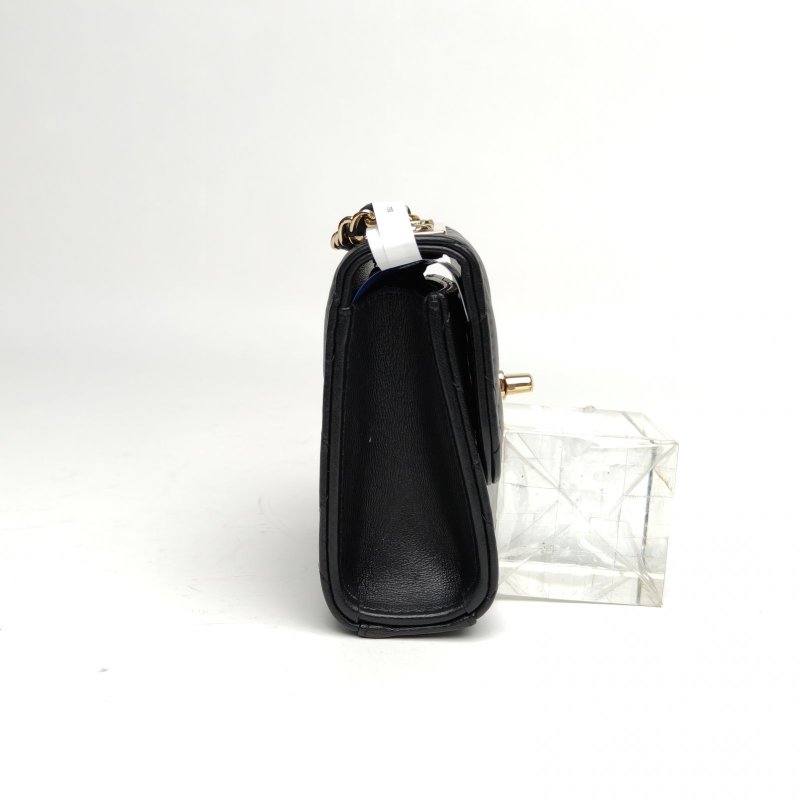 CHANEL TrendyCC口蓋包方版黑色羊皮鐳射標金扣肩背包-1