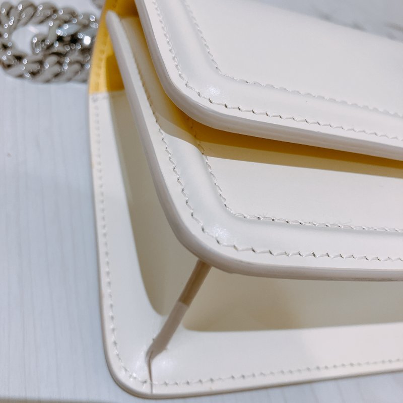 TK2031	博柏利 單肩或斜孭包 Burberry Elongated Mini Shoulder Bag Calf Beige x PHW-7