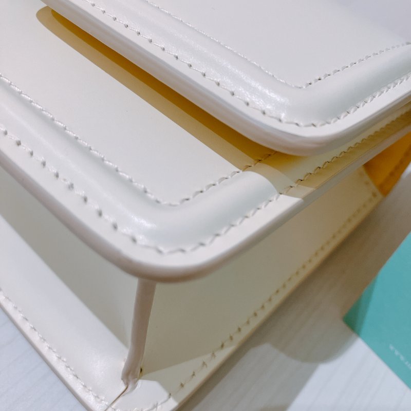 TK2031	博柏利 單肩或斜孭包 Burberry Elongated Mini Shoulder Bag Calf Beige x PHW-8