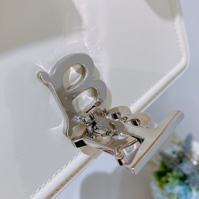 TK2031	博柏利 單肩或斜孭包 Burberry Elongated Mini Shoulder Bag Calf Beige x PHW-14