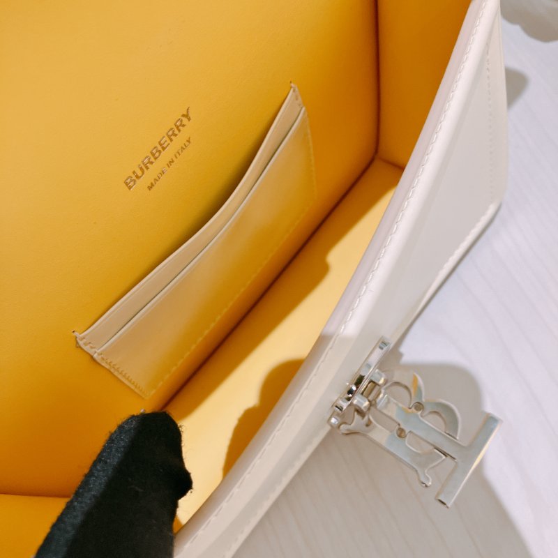 TK2031	博柏利 單肩或斜孭包 Burberry Elongated Mini Shoulder Bag Calf Beige x PHW-16