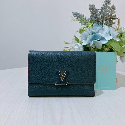TK2032	路易威登 錢包 Louis Vuitton Taurillon Capucines Compact Wallet Navy
