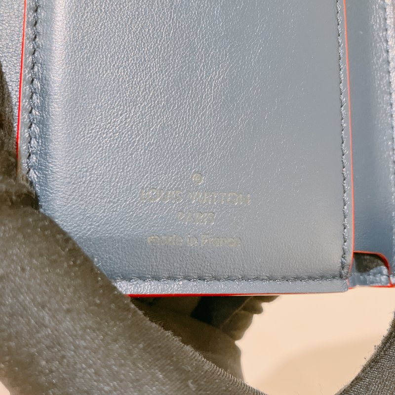 TK2032	路易威登 錢包 Louis Vuitton Taurillon Capucines Compact Wallet Navy-14