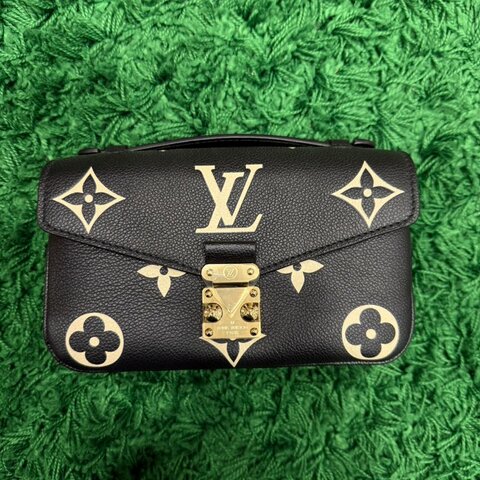 LOUIS VUITTON Pochette Metis East West 壓紋單肩包 全新