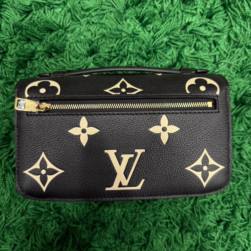 LOUIS VUITTON Pochette Metis East West 壓紋單肩包 全新-1