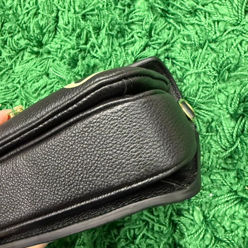 LOUIS VUITTON Pochette Metis East West 壓紋單肩包 全新-10