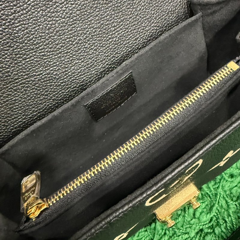 LOUIS VUITTON Pochette Metis East West 壓紋單肩包 全新-11