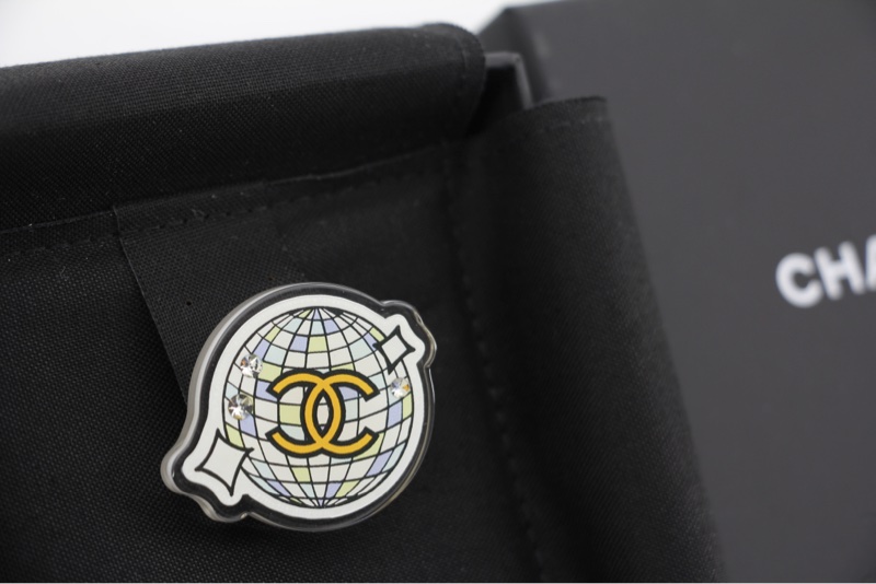 Chanel D24C 亞加力春夏度假系列地球儀胸針-3