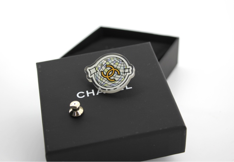 Chanel D24C 亞加力春夏度假系列地球儀胸針-6