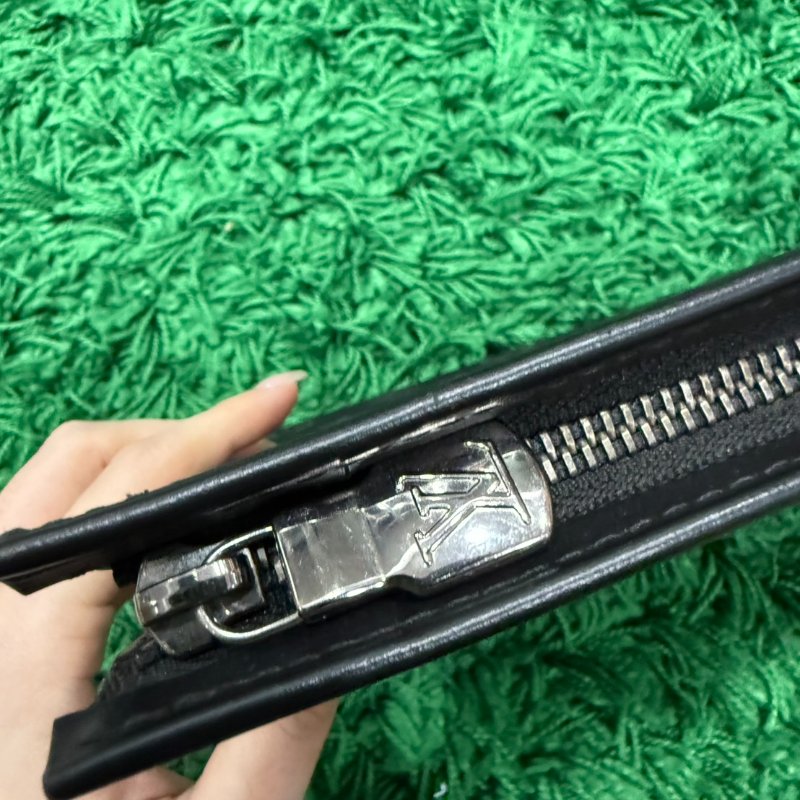 Louis Vuitton Pochette Voyage MM-12